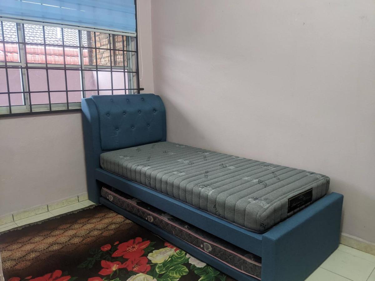 Aryani Homestay Kampong Kelemak ภายนอก รูปภาพ